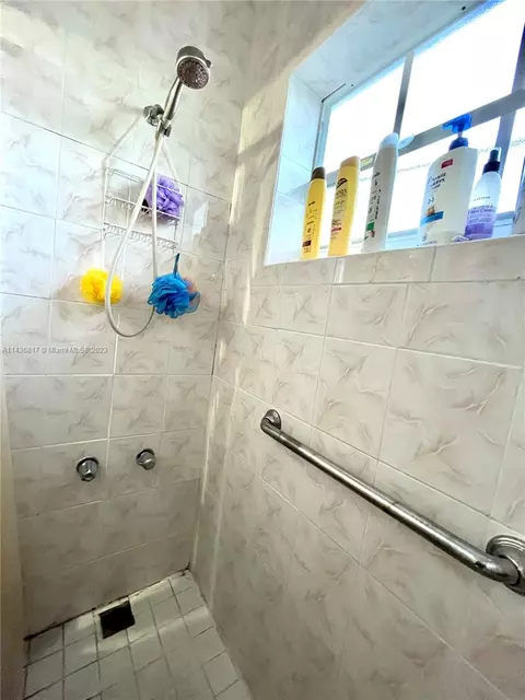 451 SE 6th St, Hialeah, FL 33010 photo 21