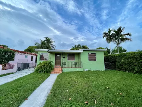451 SE 6th St, Hialeah, FL 33010 photo 1