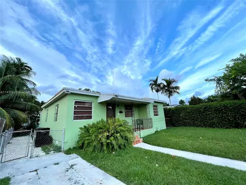 451 SE 6th St, Hialeah, FL 33010 photo 5