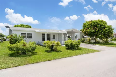 4900 NW 43rd Ct, Lauderdale Lakes, FL 33319