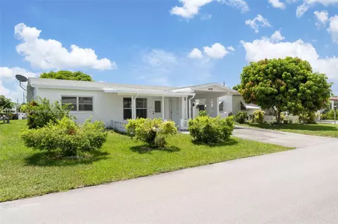 4900 NW 43rd Ct, Lauderdale Lakes, FL 33319