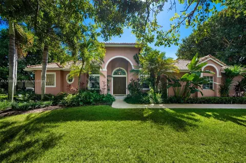 8210 SW 173rd Ter, Palmetto Bay, FL 33157