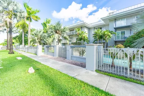 7403 SW 82 St #303N, Miami, FL 33143
