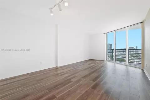 325 S Biscayne Blvd #3924, Miami, FL 33131 photo 8