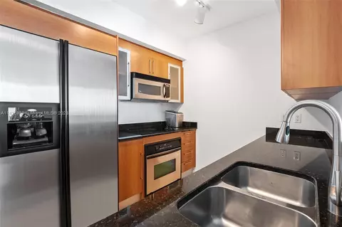 325 S Biscayne Blvd #3924, Miami, FL 33131 photo 13