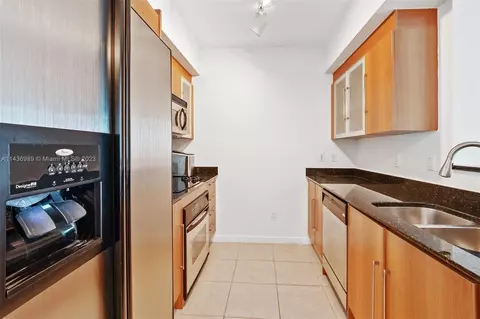325 S Biscayne Blvd #3924, Miami, FL 33131 photo 14