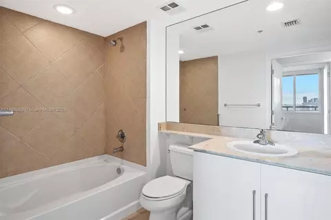 325 S Biscayne Blvd #3924, Miami, FL 33131 photo 21
