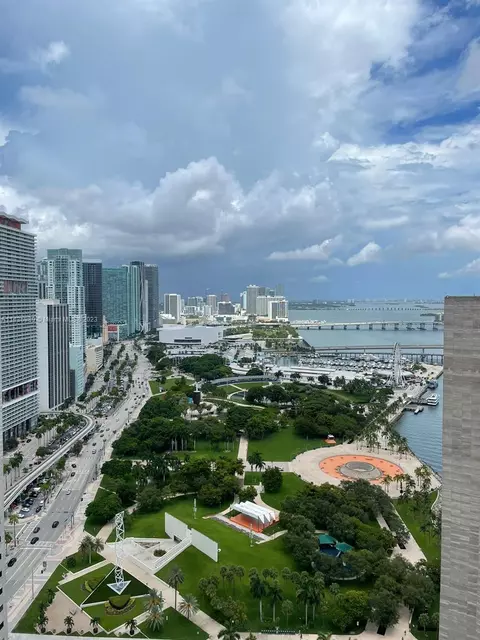 325 S Biscayne Blvd #3924, Miami, FL 33131