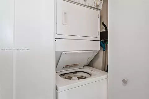 325 S Biscayne Blvd #3924, Miami, FL 33131 photo 22