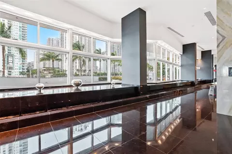 325 S Biscayne Blvd #3924, Miami, FL 33131 photo 27
