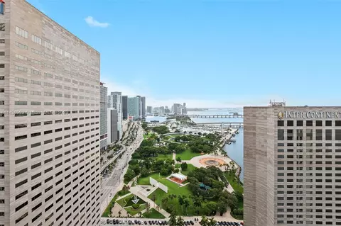 325 S Biscayne Blvd #3924, Miami, FL 33131 photo 3