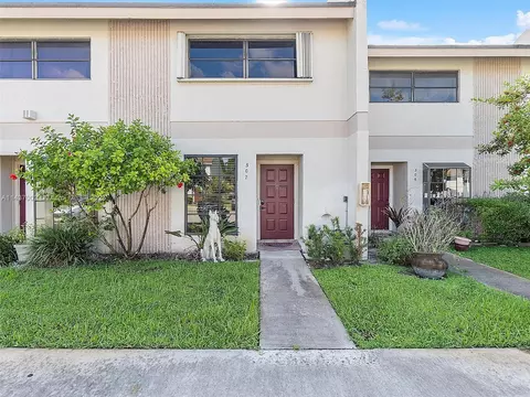 2700 S Oakland Forest Dr #307, Oakland Park, FL 33309
