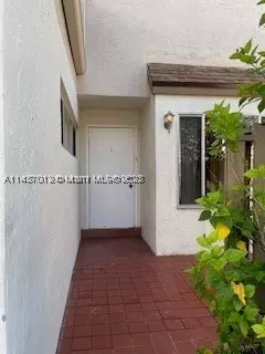 879 NW 81st Way #4, Plantation, FL 33324