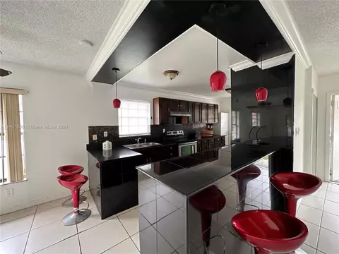 23 Canterbury Ln #23, Tamarac, FL 33319