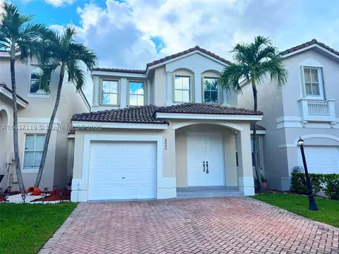 4840 NW 108th Pl, Doral, FL 33178