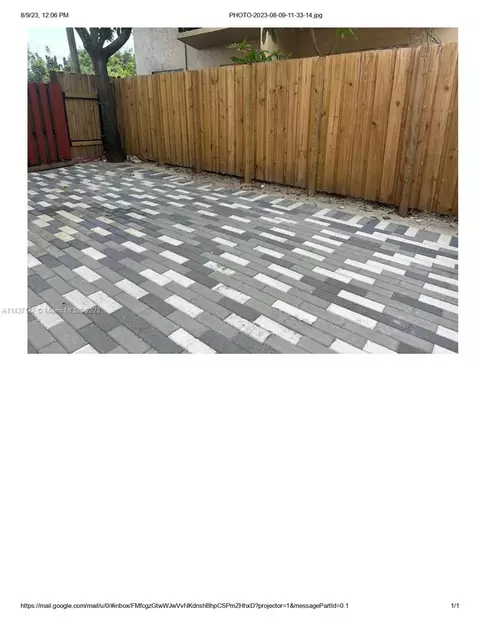 212 NE 3rd St, Hallandale Beach, FL 33009