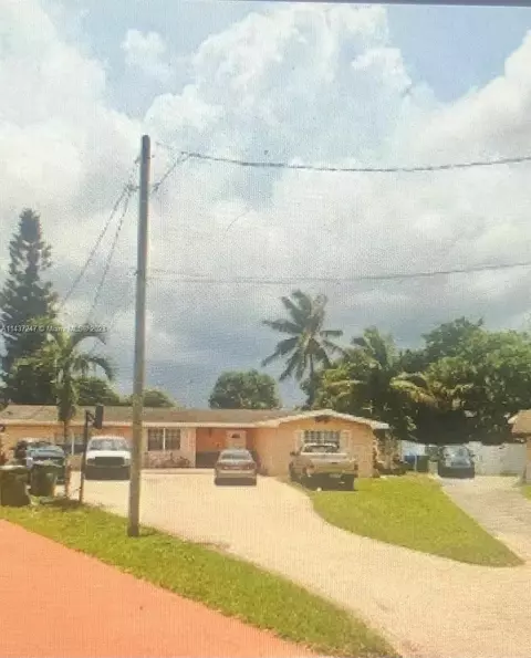 1570 NW 79th Way, Pembroke Pines, FL 33024