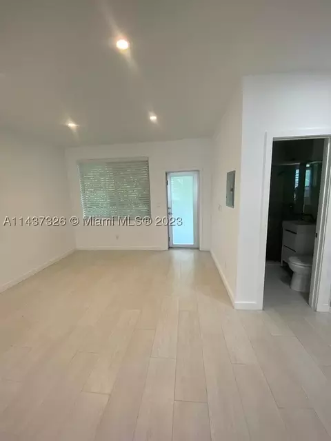 135 3rd St #18, Miami Beach, FL 33139