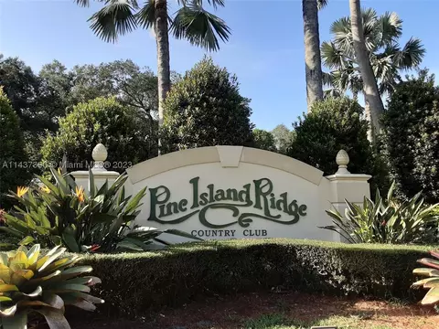 9460 Poinciana Pl #306, Davie, FL 33324