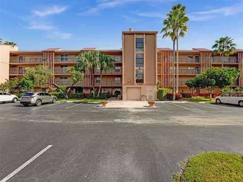 7301 NW 1st St #203, Margate, FL 33063