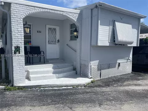 826 Buck St, Hallandale Beach, FL 33009