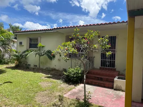 1136 NE 157th St, North Miami Beach, FL 33162