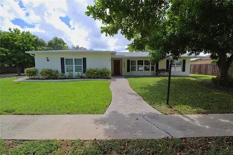 1541 NW 115th Ave, Pembroke Pines, FL 33026