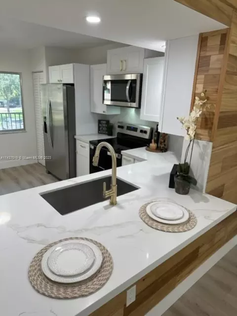 1201 SW 141st Ave #208J, Pembroke Pines, FL 33027