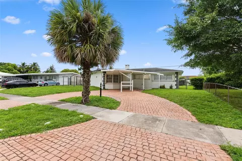 15 NW 192nd St, Miami Gardens, FL 33169