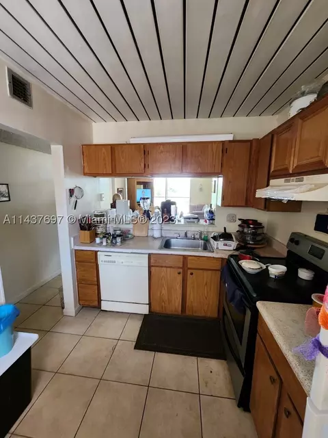 19805 SW 114th Ave #317, Miami, FL 33157