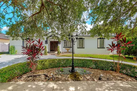 8843 NW 177th Ter, Hialeah, FL 33018