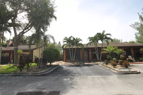 10350 Laurel Ct #0, Pembroke Pines, FL 33026