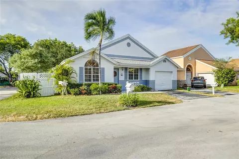 1140 SW 108th Ter, Davie, FL 33324