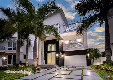 8210 NW 33 Ter, Doral, FL 33122