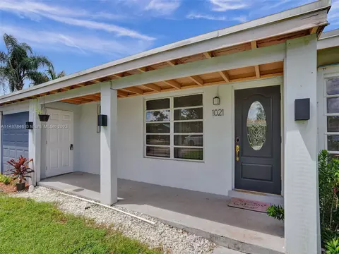 1021 SW 50th Ave, Plantation, FL 33317