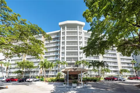 625 Oaks Dr #202, Pompano Beach, FL 33069