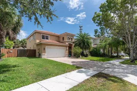 8993 SW 206th St, Cutler Bay, FL 33189