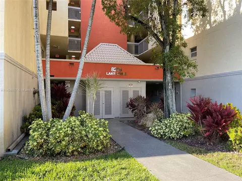 8215 Lake Dr #107, Doral, FL 33166