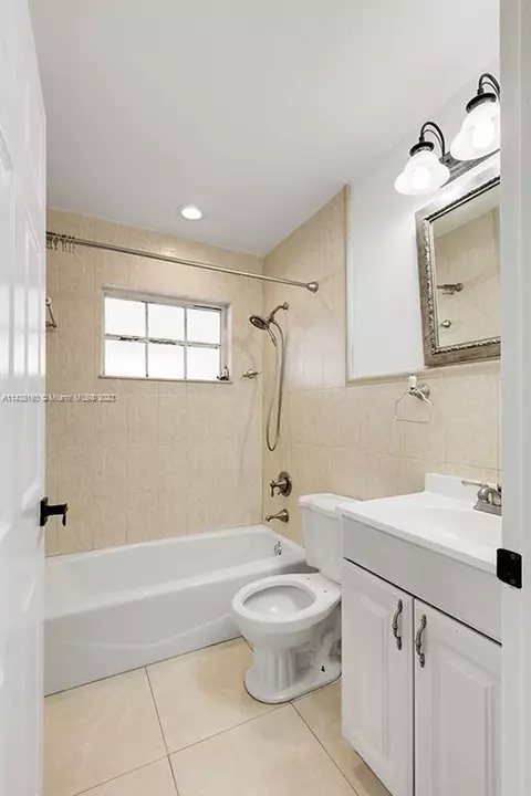 2685 W 70th Pl, Hialeah, FL 33016 photo 21