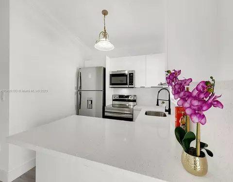 2685 W 70th Pl, Hialeah, FL 33016 photo 8