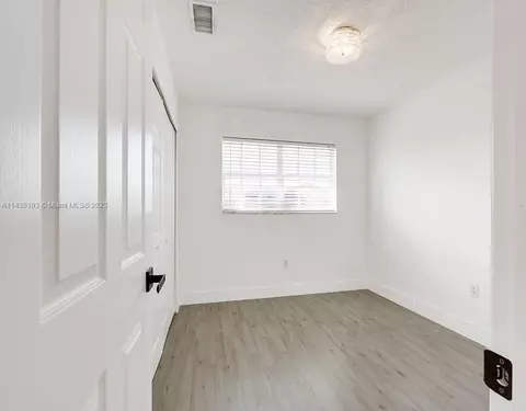 2685 W 70th Pl, Hialeah, FL 33016 photo 10