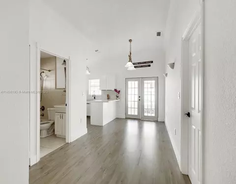 2685 W 70th Pl, Hialeah, FL 33016 photo 5