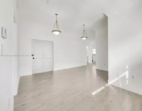 2685 W 70th Pl, Hialeah, FL 33016 photo 2