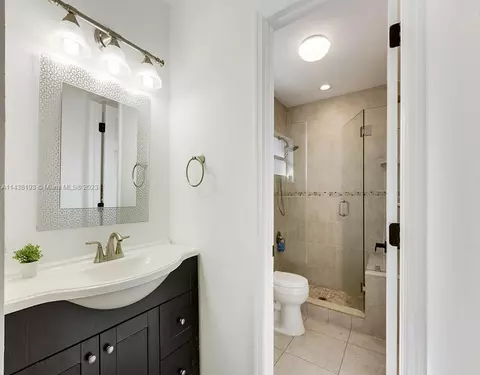 2685 W 70th Pl, Hialeah, FL 33016 photo 22