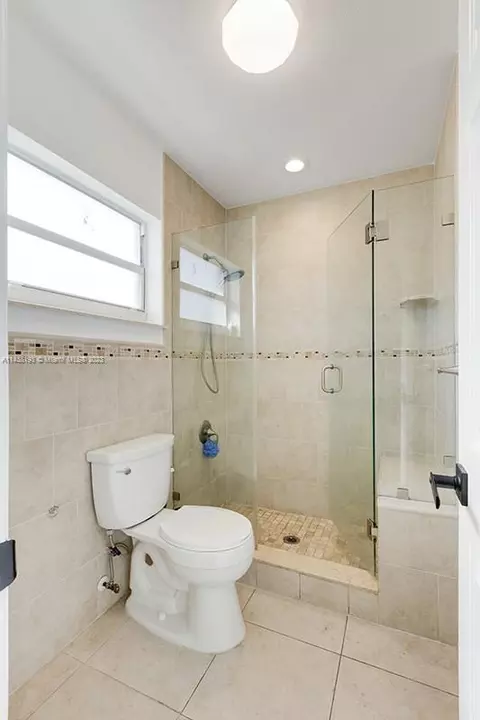 2685 W 70th Pl, Hialeah, FL 33016 photo 23