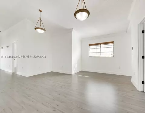 2685 W 70th Pl, Hialeah, FL 33016 photo 1