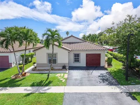 1915 NW 193rd Ave, Pembroke Pines, FL 33029
