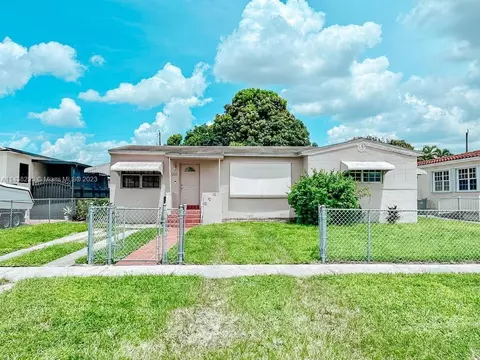 125 W 57th St, Hialeah, FL 33012