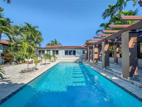 120 SW 26th Rd, Miami, FL 33129