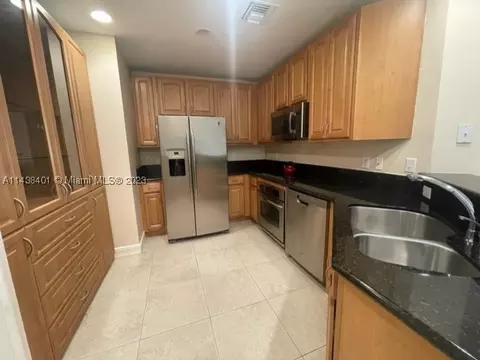 16100 Emerald Estates Dr #286, Weston, FL 33331
